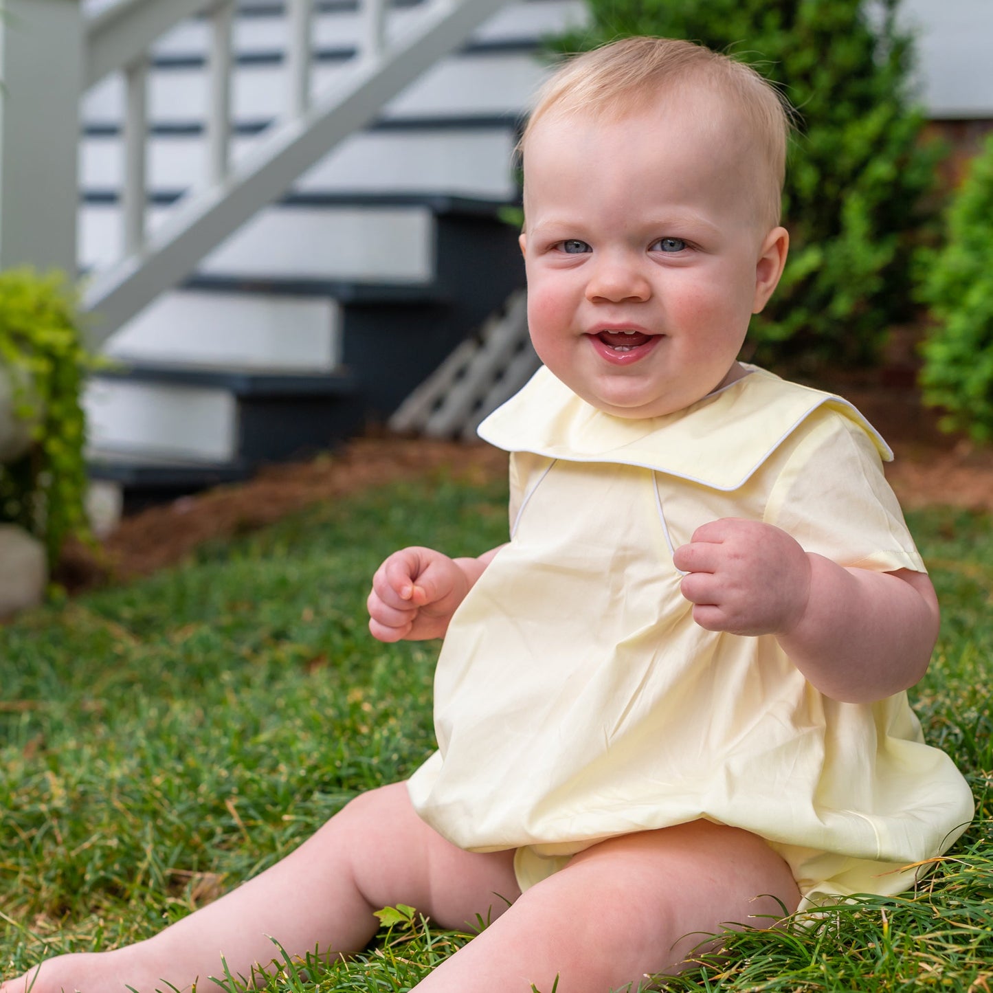 John Yellow w/White Trim Bubble (6M-2)